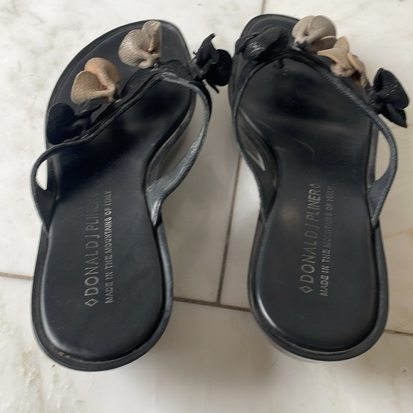 Donald J. Pliner black platform sandals with leather rosettes women’s size 8.5 - Picture 5 of 10